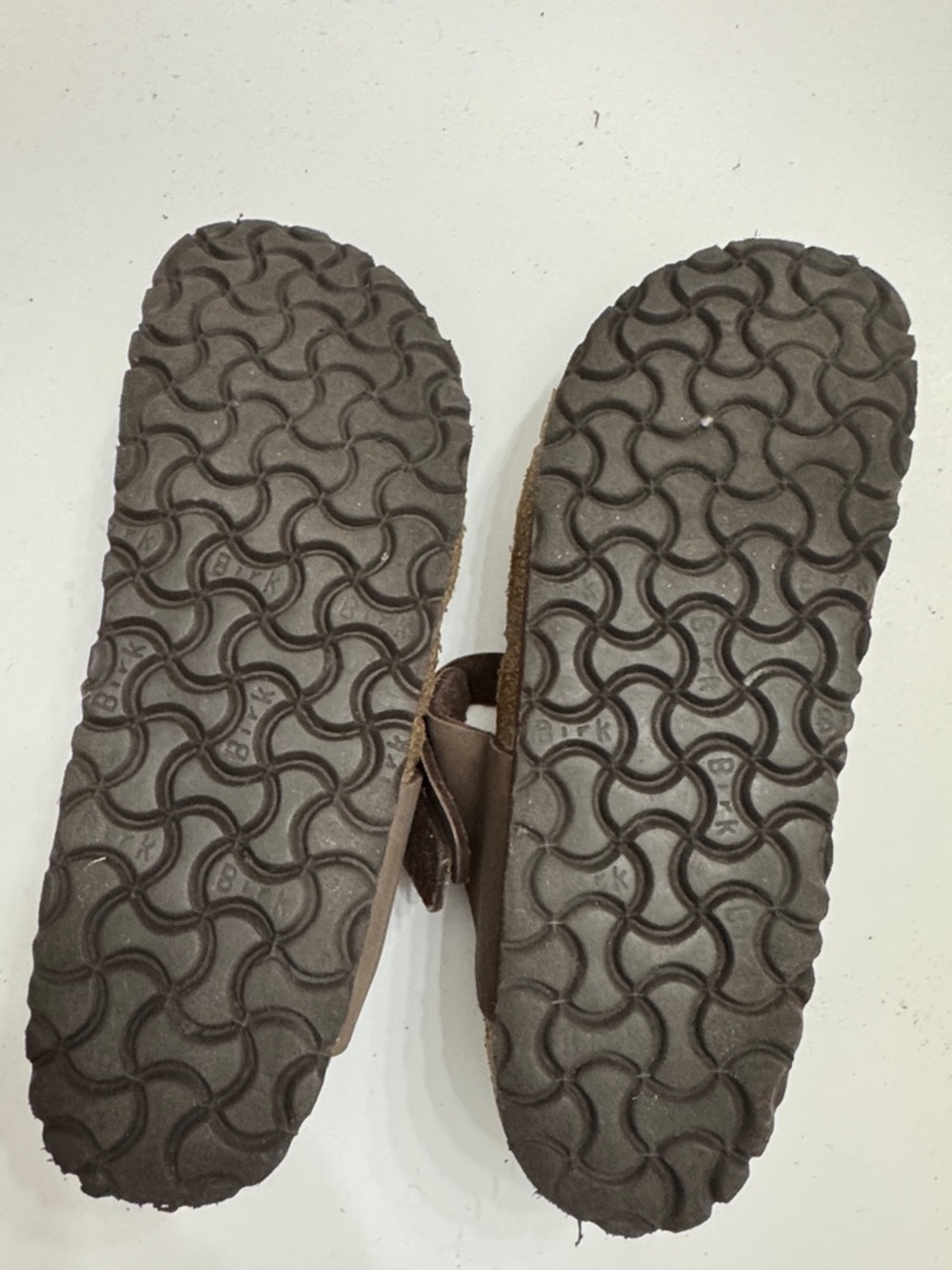 Birkenstock Brown T-Strap Thong Slipper- Women's size 39 - Picture 4 of 4